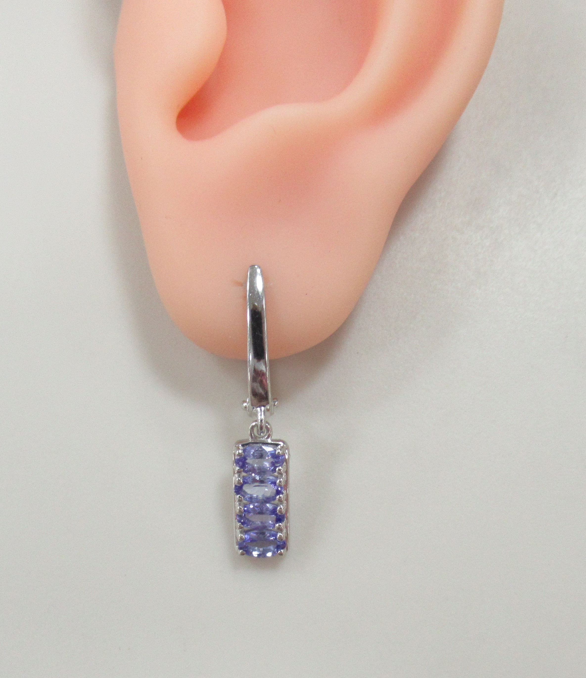 Серебряные серьги с танзанитами